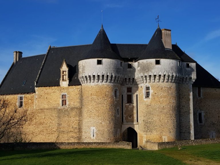 Château de Chambonneau: A Fortified Residence in France
