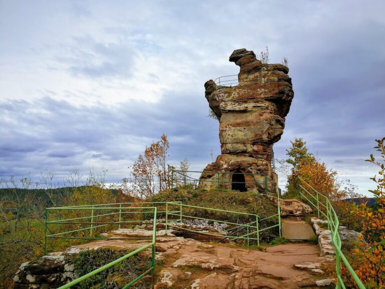 Drachenfels Castle: A Medieval Rock Castle in Germany
