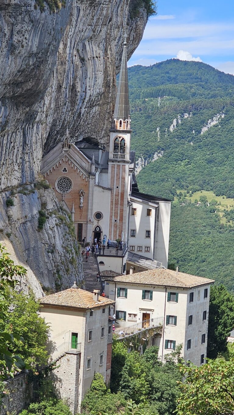Castel Corona: a medieval rock-cut fortress near Denno, Italy