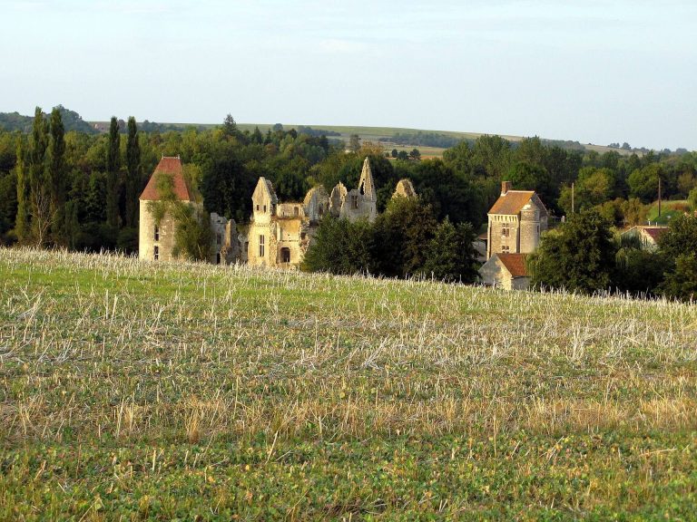 Château d’Armentières: A Medieval Fortified Residence in France