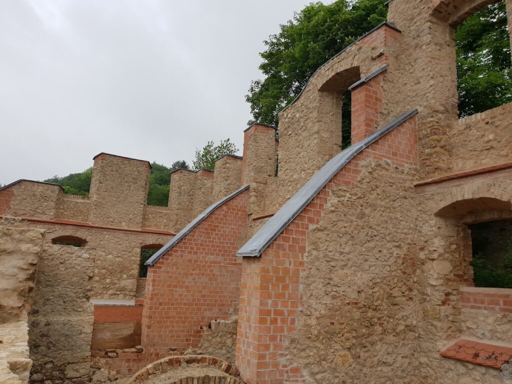 Burg Lutzmannstein: A High-Medieval Castle and Lordship in Germany 2 Burg Lutzmannstein