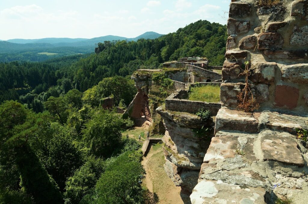 Altdahn Castle: A Medieval Rock Castle in Germany 3 Altdahn Castle