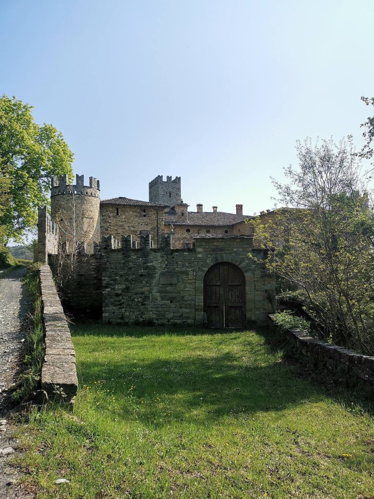 Castello di Castelcorniglio: A Medieval Fortress in Italy