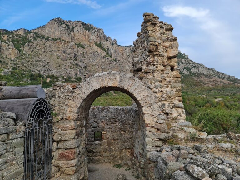 Funa Fortress: A Medieval Frontier Castle in Crimea