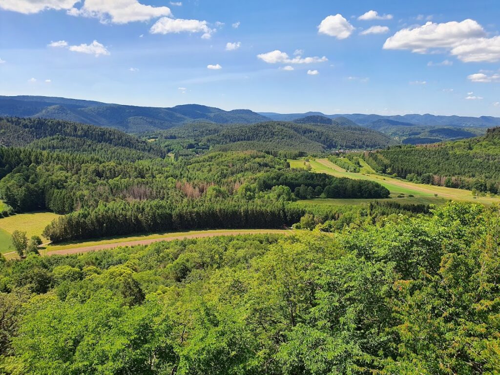 Lindelbrunn Castle: A Medieval Hill Castle in Germany 3 Lindelbrunn Castle