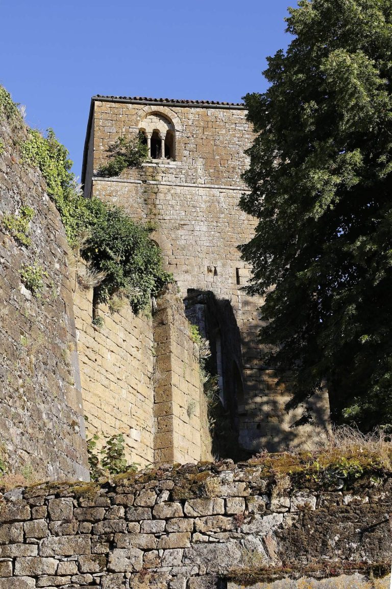 Château de Barasc: A Medieval Fortress in France