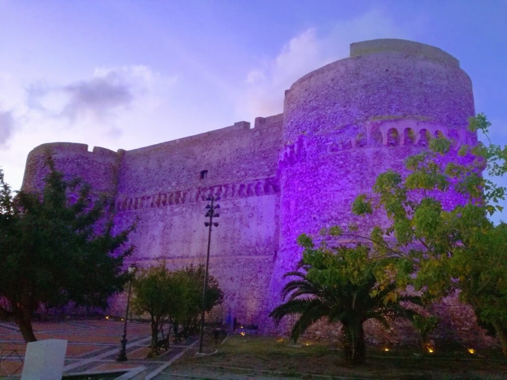 Aragonese Castle: A Historic Fortress in Reggio Calabria, Italy 3 Aragonese Castle