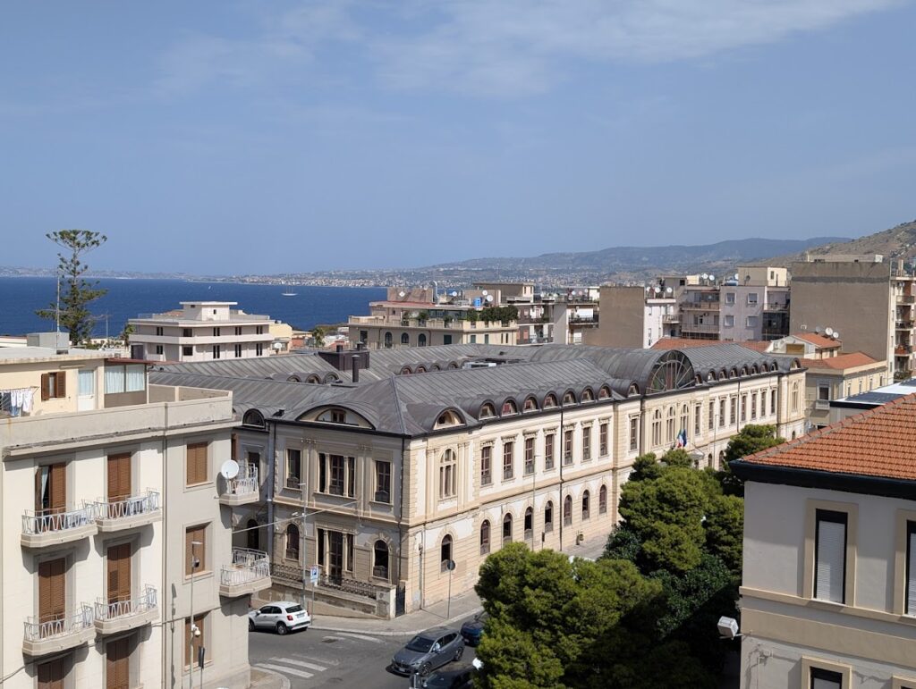 Aragonese Castle: A Historic Fortress in Reggio Calabria, Italy 5 Aragonese Castle