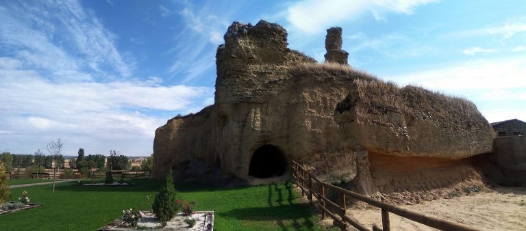 Castle of Castrillo de Villavega: A Medieval Defensive Fortress in Spain