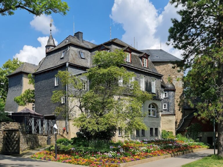 Oberes Schloss: A Medieval Hill Castle and Museum in Siegen