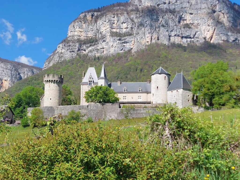 Château de La Bâtie-Seyssel: A Medieval Fortified Residence in France 2 Château de La Bâtie-Seyssel