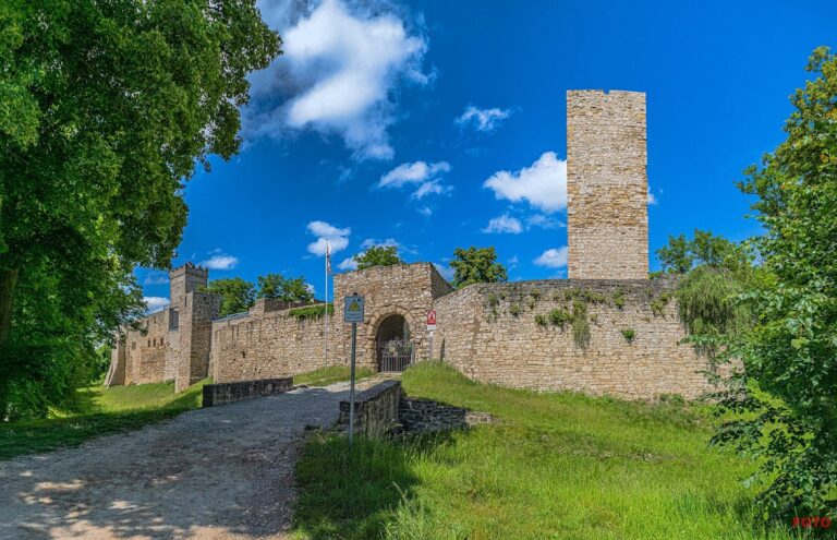 Eckartsburg: A Romanesque Hilltop Castle in Germany