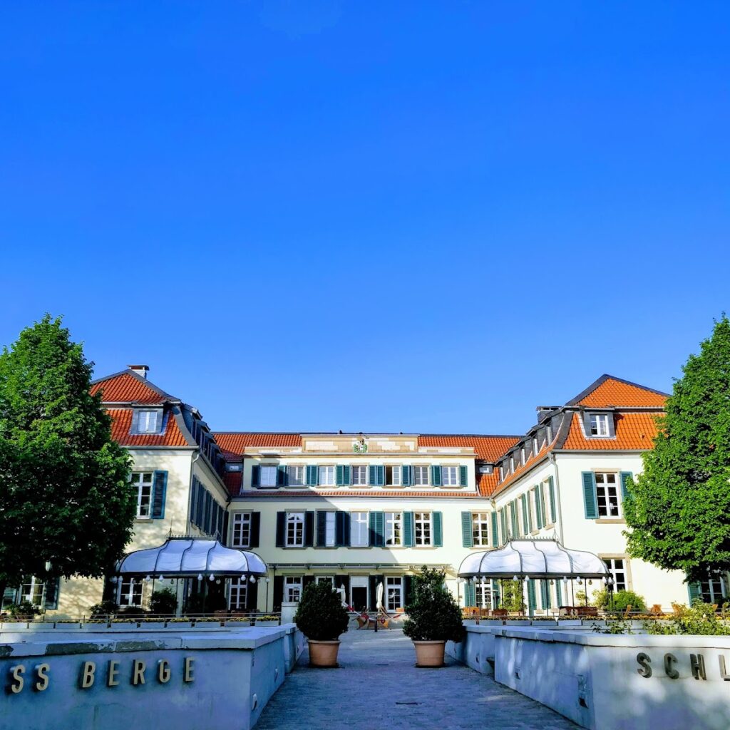 Schloss Berge: A Historic Manor House and Park in Gelsenkirchen 4 Schloss Berge
