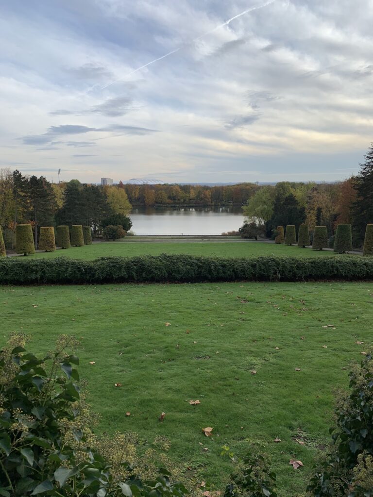 Schloss Berge: A Historic Manor House and Park in Gelsenkirchen 5 Schloss Berge