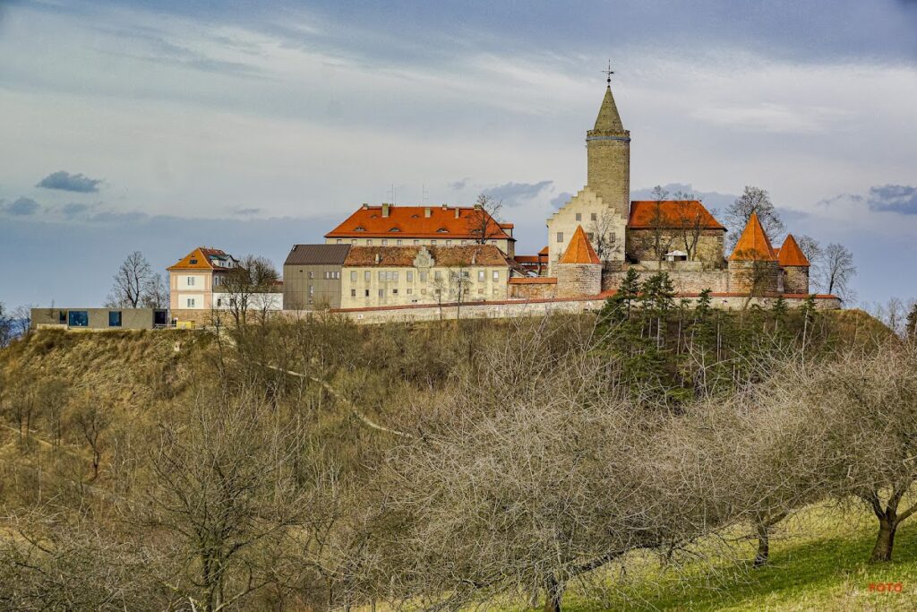 Leuchtenburg Castle: A Medieval Hilltop Fortress in Germany 2 Leuchtenburg Castle