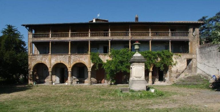 Château du Petit Perron: A Renaissance Tuscan Residence in France