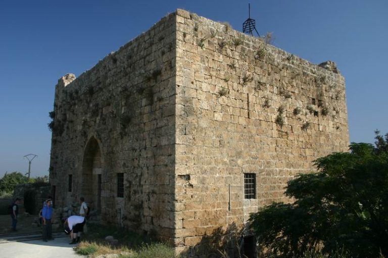Chastel Rouge: A Crusader Stronghold in Syria