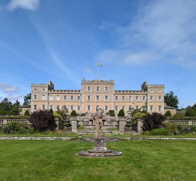 Mellerstain House: A Scottish Country House in the Adam Castle Style