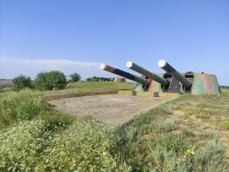 Shore Battery No. 30: Soviet Coastal Defence near Sevastopol