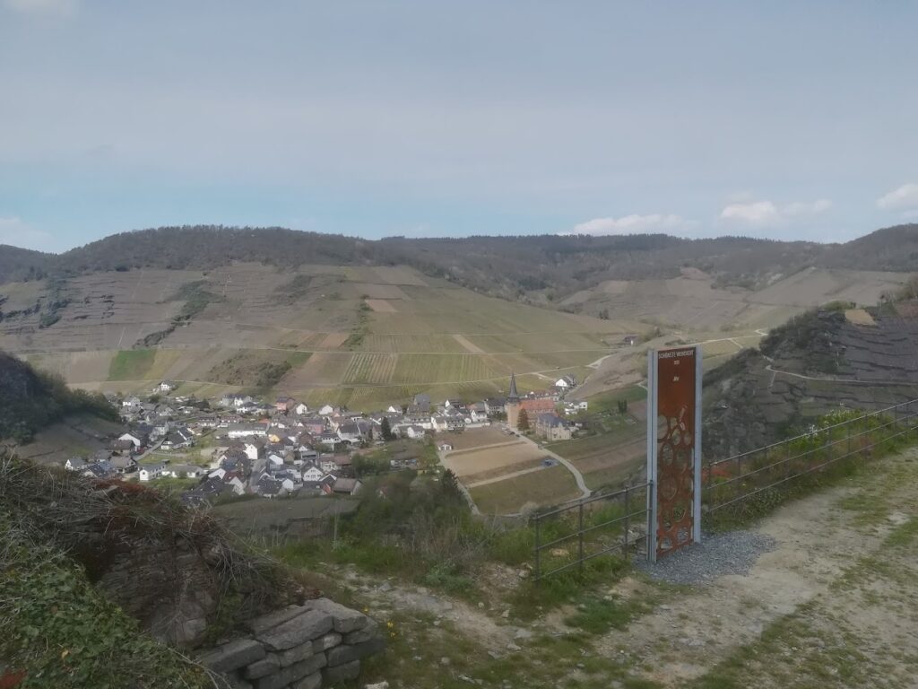 Saffenburg: A High-Medieval Hilltop Castle in Germany 3 Saffenburg