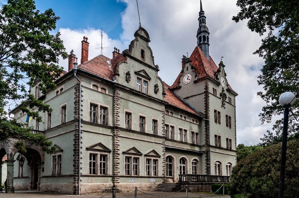 Schönborn Palace: A Neo-Romantic Hunting Estate in Ukraine 2 Schoenborn Palace