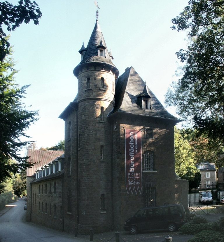 Schloss Schellenberg: A Historic Moated Castle and Estate Residence