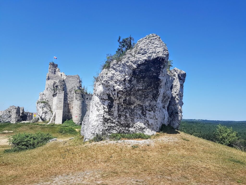 Mirów Castle: A Medieval Defensive and Residential Castle in Poland 4 Mirów Castle