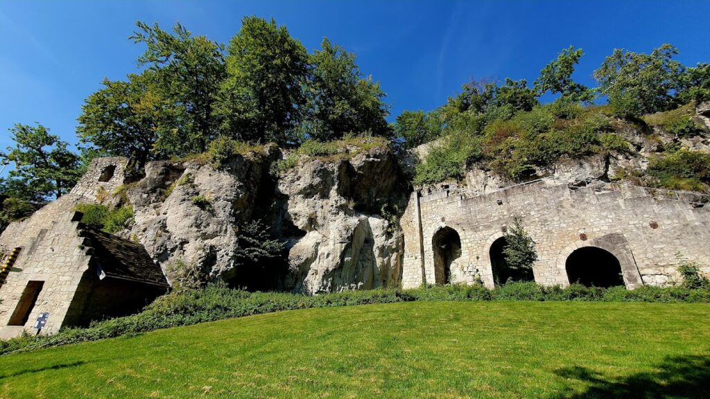 Scharzfels Castle: A Medieval Hilltop Fortress in Germany 1 Scharzfels Castle