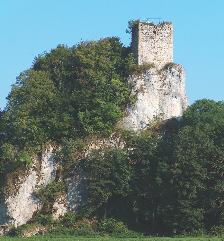 Ruine Dietfurt: A Medieval Hilltop Castle Ruin in Germany