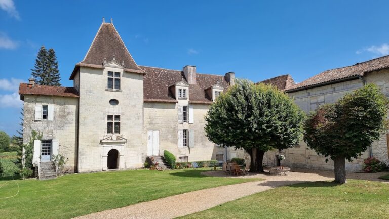 Château de Bonnes: A Renaissance Seigneurial Residence in France