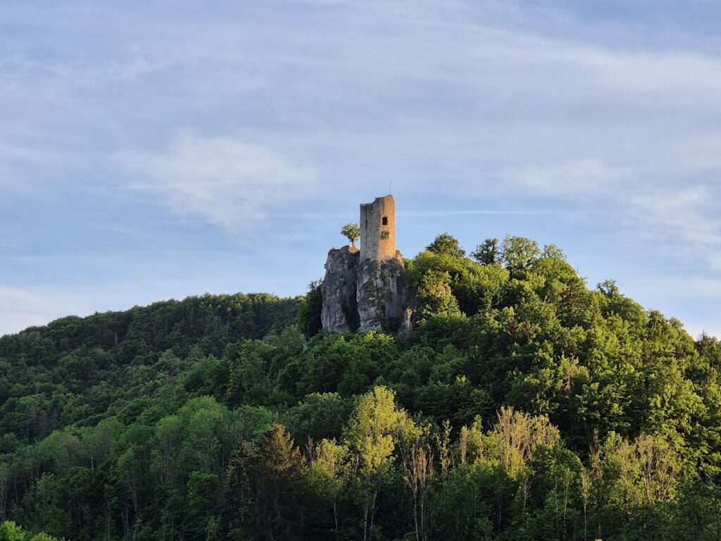Neideck Castle: A Medieval Noble Fortress in Bavaria 2 Neideck Castle