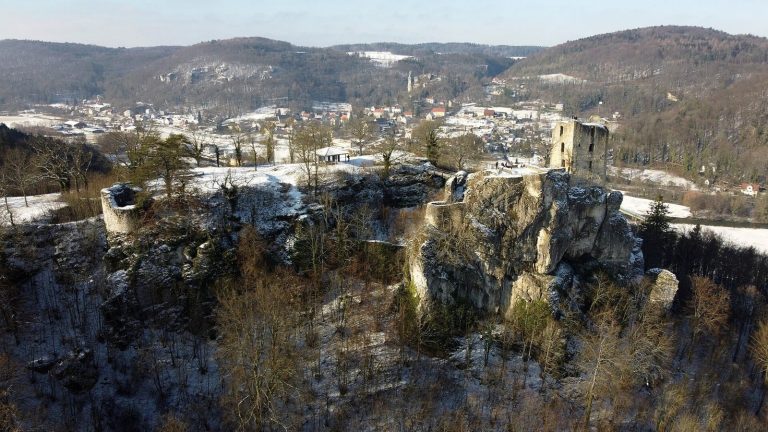 Neideck Castle: A Medieval Noble Fortress in Bavaria
