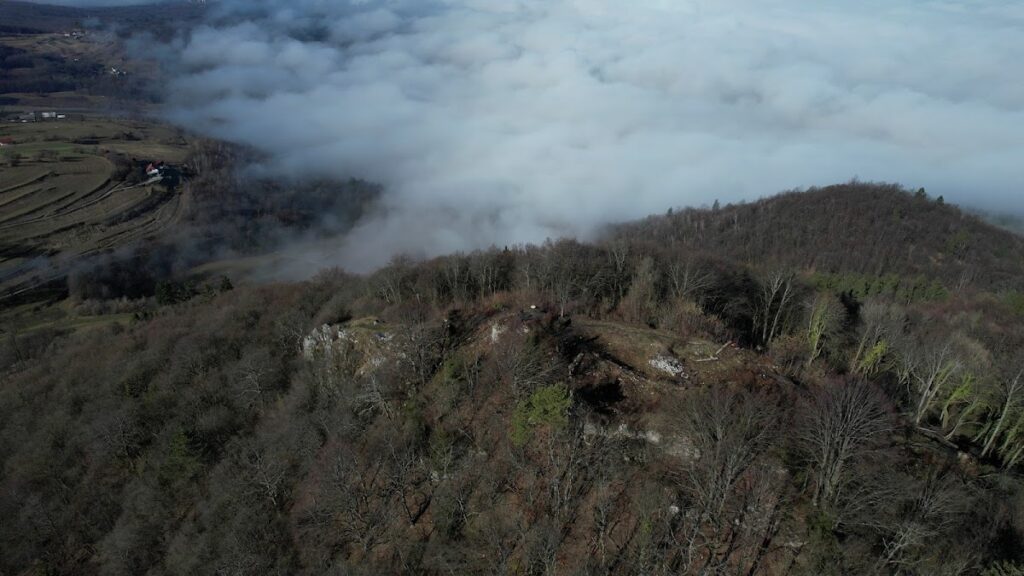 Mehovo Castle: A Medieval Frontier Stronghold in Slovenia 1 Mehovo Castle