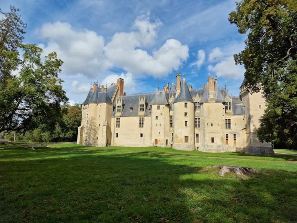 Château de Meillant: A Medieval Fortress Transformed into a Renaissance Residence 2 Château de Meillant