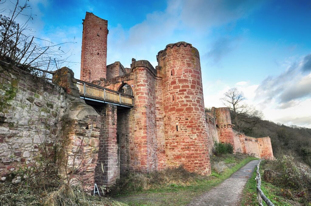 Henneburg: A Staufian Hilltop Castle in Germany 3 Henneburg