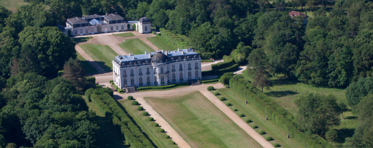 Château de Pont-Chevron: A Neo-Classical Château in Ouzouer-sur-Trézée, France