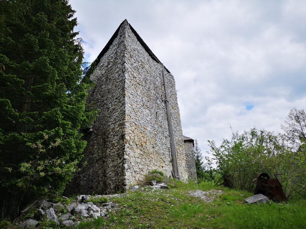 Burg Klingenstein, Styria: A Fifteenth-Century Hill Castle in Austria 1 Burg Klingenstein, Styria