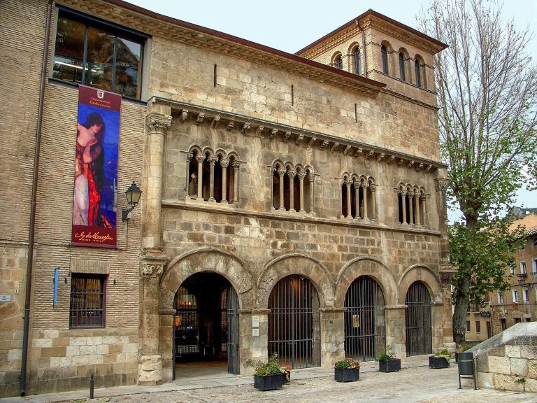 Palacio de los Reyes de Navarra, Estella: A Romanesque Royal Palace and Museum