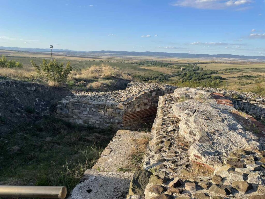 Markeli: A Byzantine-Bulgarian Frontier Fortress in Bulgaria 1 Markeli
