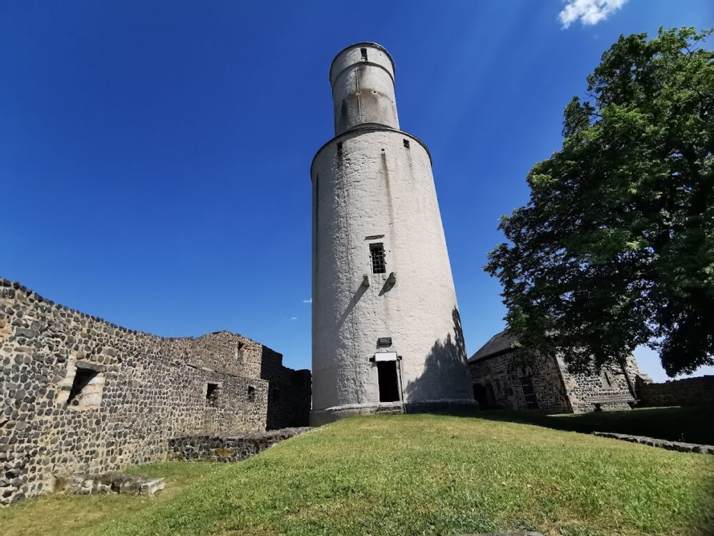 Felsburg: A Medieval Hill Castle in Hesse, Germany 5 Felsburg