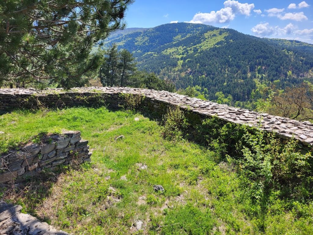 Tsepina: A Medieval Fortress and Regional Stronghold in Bulgaria 5 Tsepina