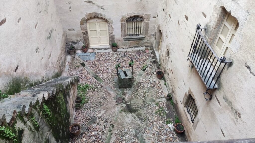 Monroy Castle: A Medieval Fortified Residence in Spain 2 Monroy Castle