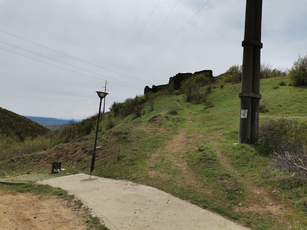 Kurvingrad: A Medieval Serbian Fortress above the South Morava 5 Kurvingrad