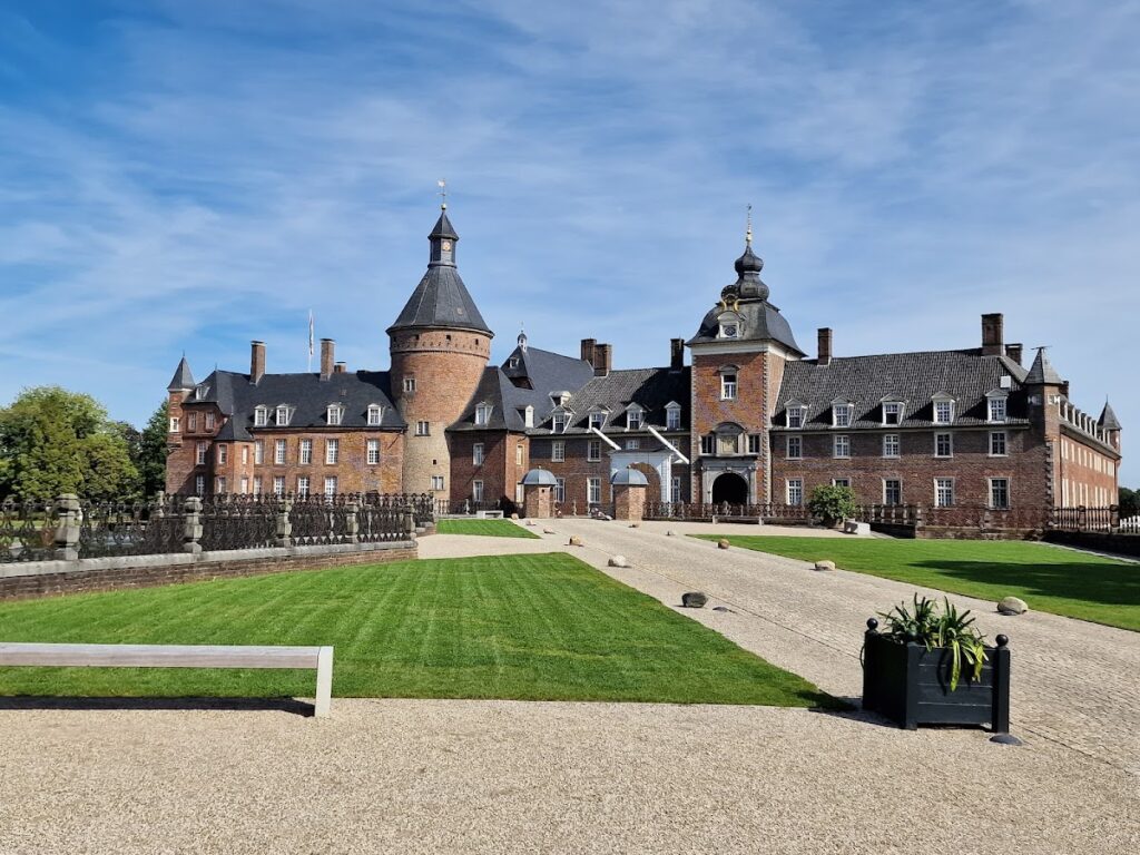Anholt Castle: A Moated Castle and Princely Residence in Germany 2 Anholt Castle