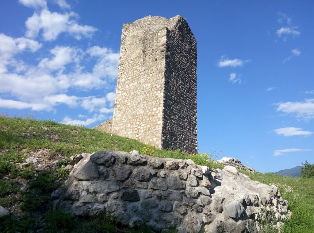 Castel Sporo: A Medieval Road Fortress in Trentino, Italy 2 Castel Sporo