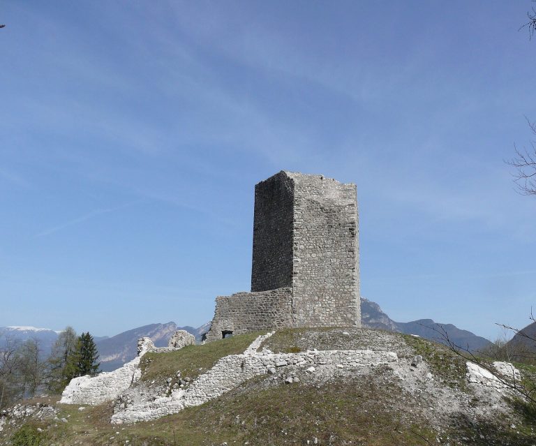 Castel Sporo: A Medieval Road Fortress in Trentino, Italy