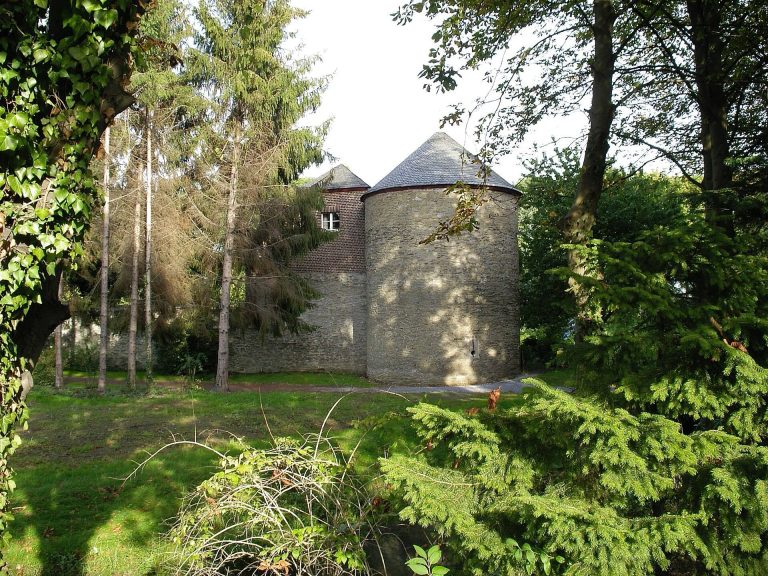 Haus Unterbach: A Historic Water Castle in Germany