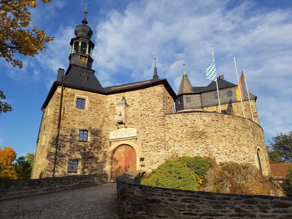 Burg Lauenstein: A Medieval Hilltop Castle in Bavaria 2 Burg Lauenstein