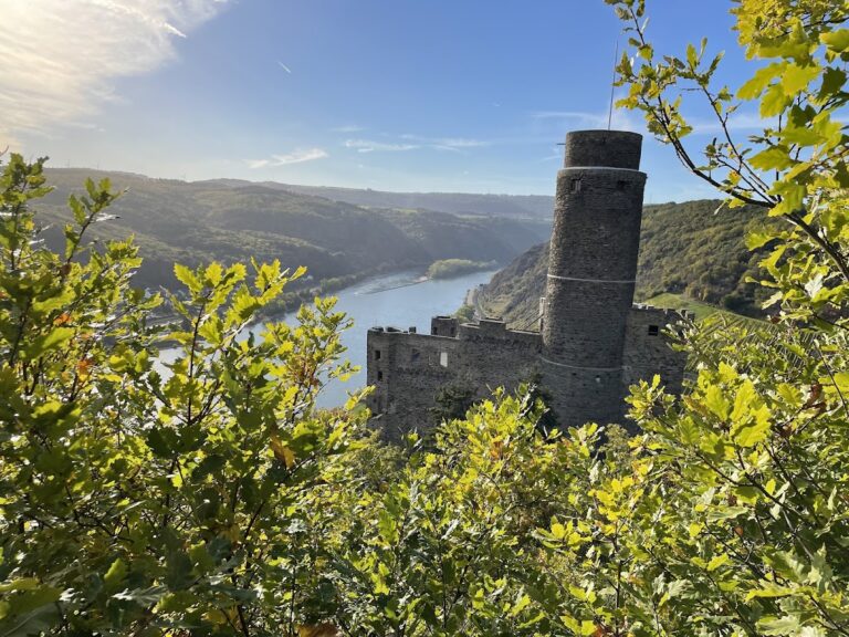 Maus Castle: A Fourteenth-Century Trier Fortress on the Rhine