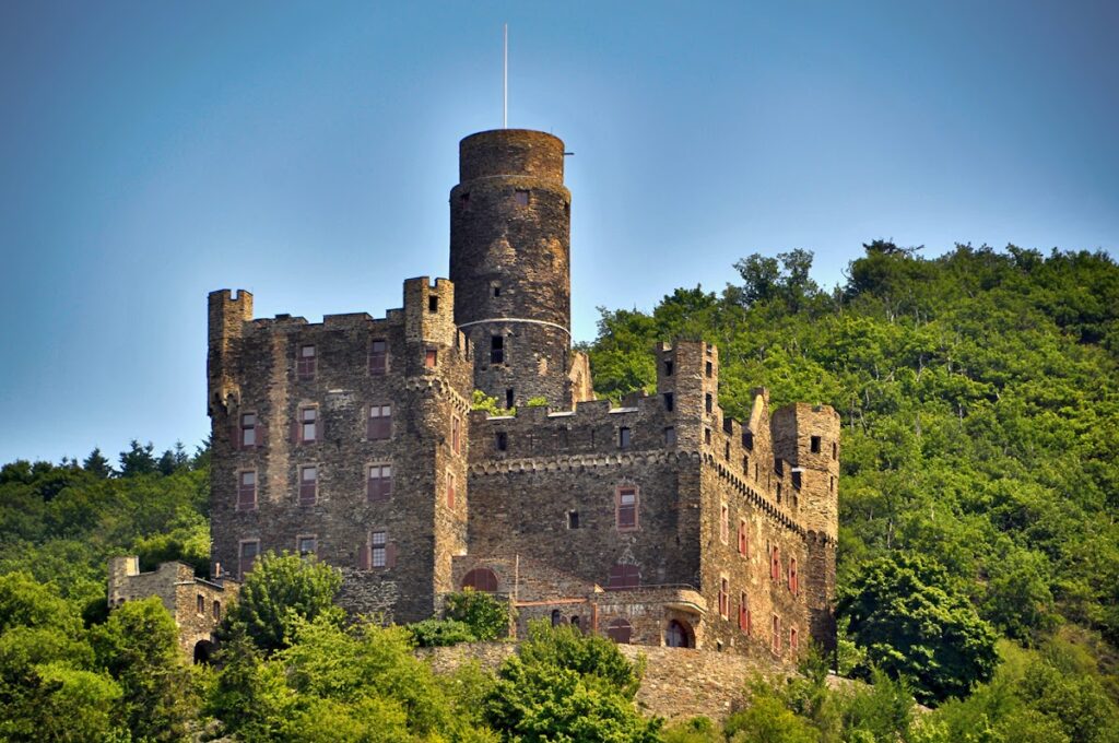 Maus Castle: A Fourteenth-Century Trier Fortress on the Rhine 2 Maus Castle